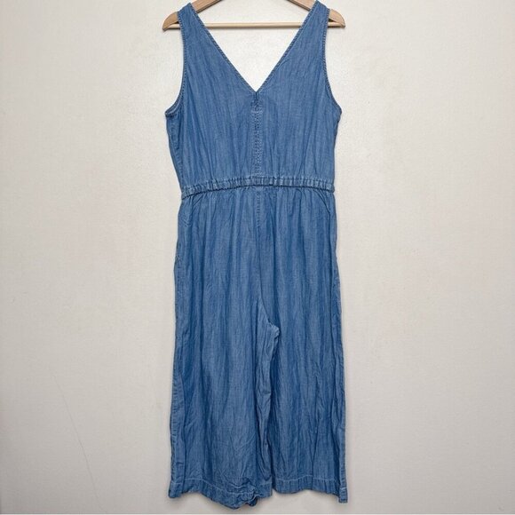 GAP Womens Large Vneck Sleeveless Chambray Capri Romper - Picture 14 of 14